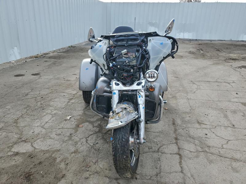 HARLEY-DAVIDSON FL 2016