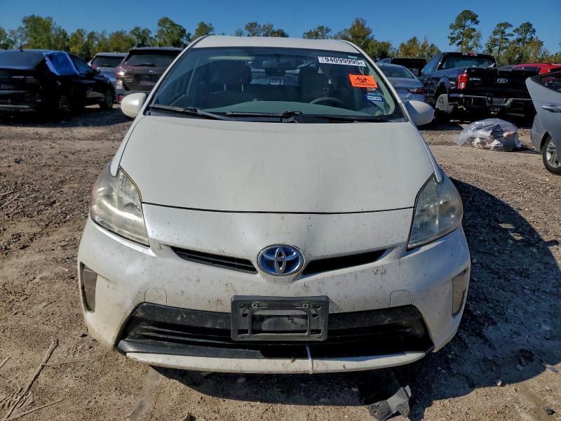 Фото 5 - TOYOTA PRIUS