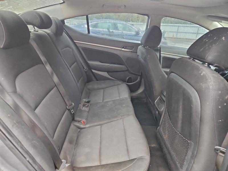 Фото 10 - HYUNDAI ELANTRA