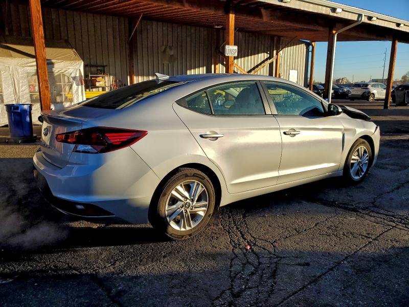 Фото 3 - HYUNDAI ELANTRA