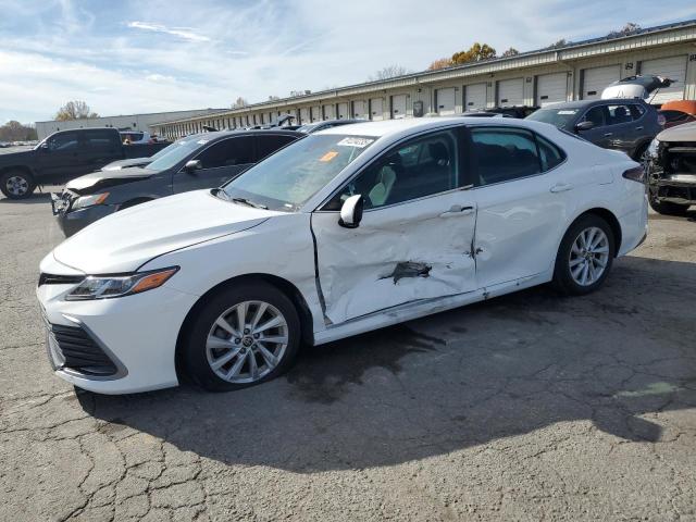 Фото 1 - TOYOTA CAMRY