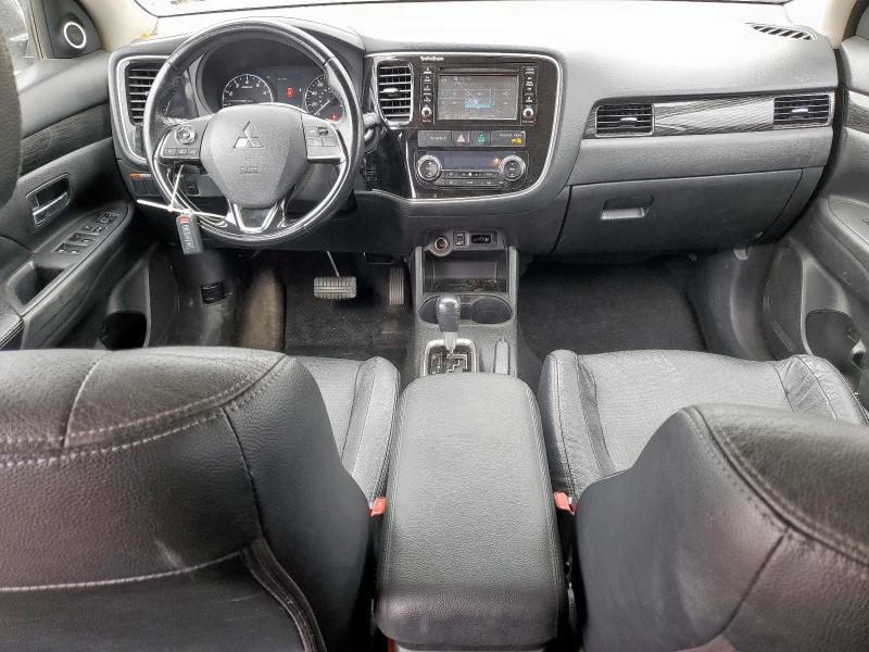 Фото 8 - MITSUBISHI OUTLANDER