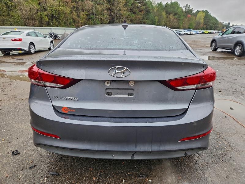 Фото 6 - HYUNDAI ELANTRA