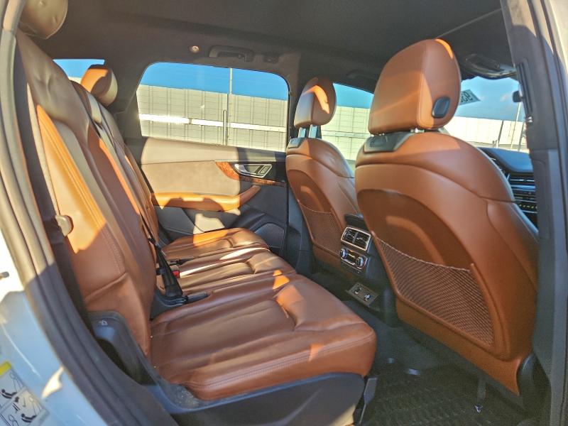 Фото 11 - AUDI Q7