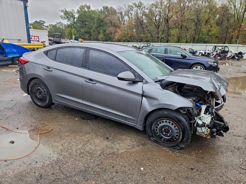 Фото 4 - HYUNDAI ELANTRA