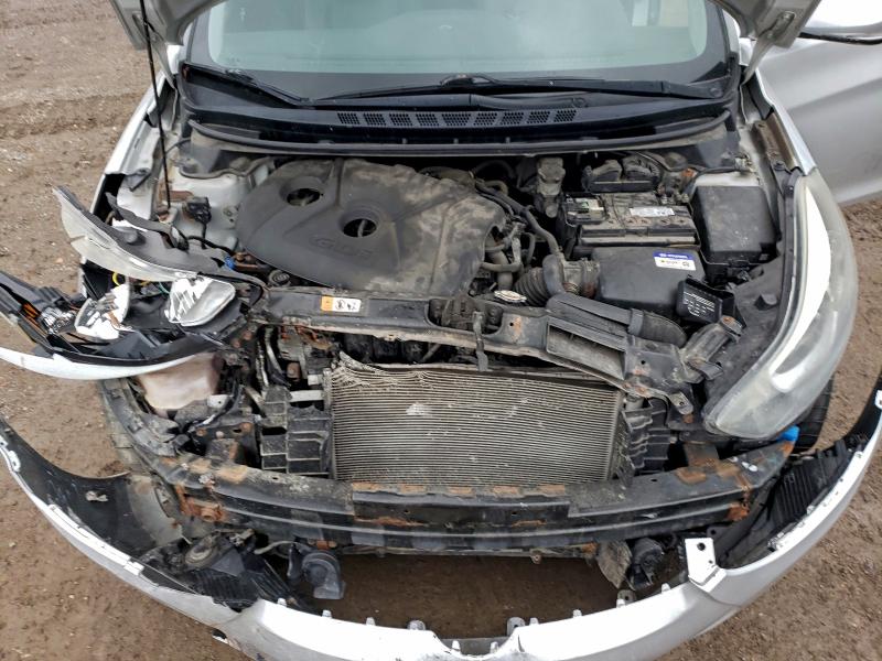 Фото 11 - HYUNDAI ELANTRA