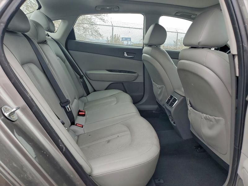 Фото 10 - KIA OPTIMA