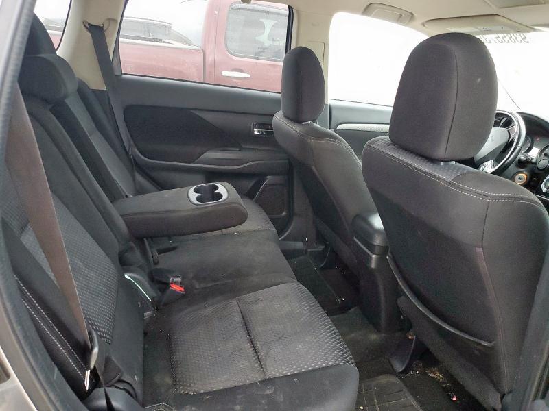 Фото 11 - MITSUBISHI OUTLANDER