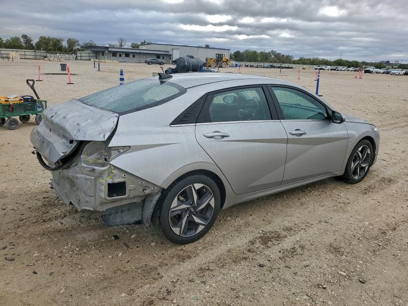 Фото 3 - HYUNDAI ELANTRA