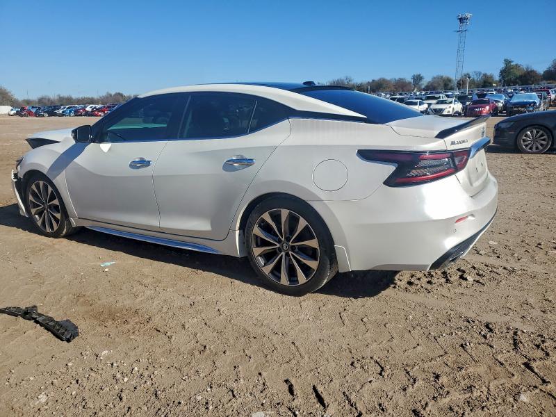 Фото 2 - NISSAN MAXIMA