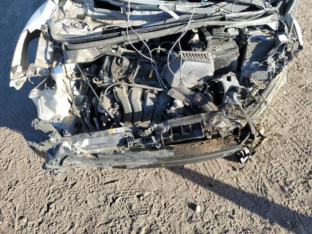 Фото 11 - HYUNDAI ELANTRA