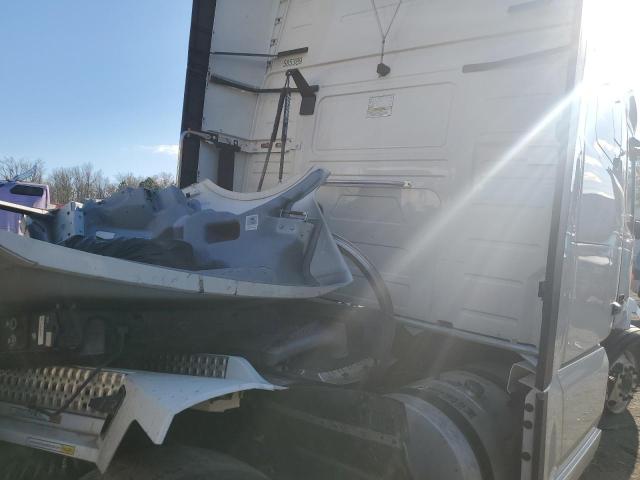 Фото 6 - VOLVO VN