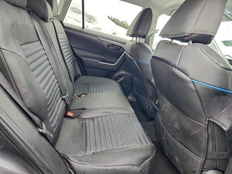 Фото 11 - TOYOTA RAV4