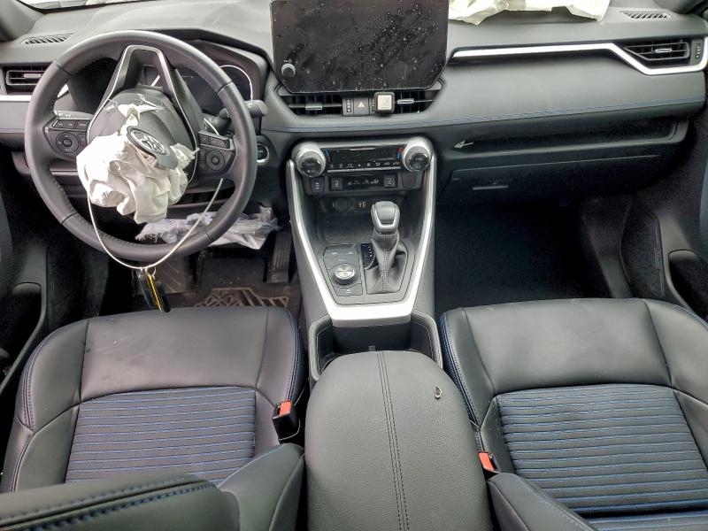 Фото 8 - TOYOTA RAV4