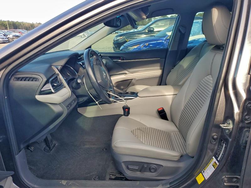 Фото 7 - TOYOTA CAMRY