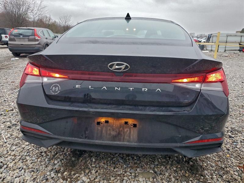 Фото 6 - HYUNDAI ELANTRA
