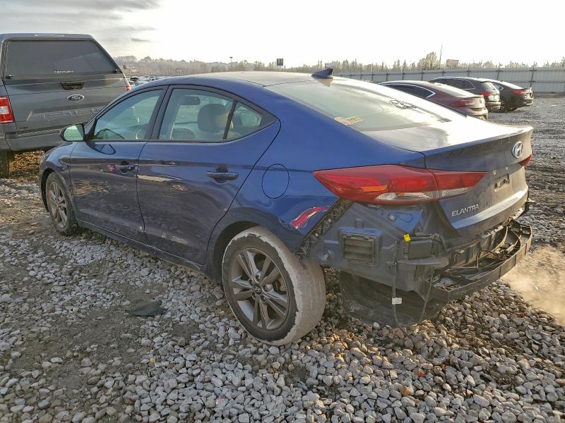 Фото 2 - HYUNDAI ELANTRA