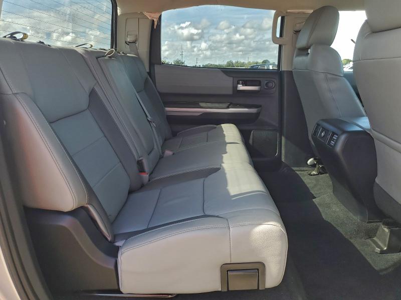 Фото 10 - TOYOTA TUNDRA