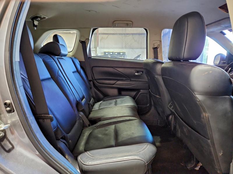 Фото 11 - MITSUBISHI OUTLANDER