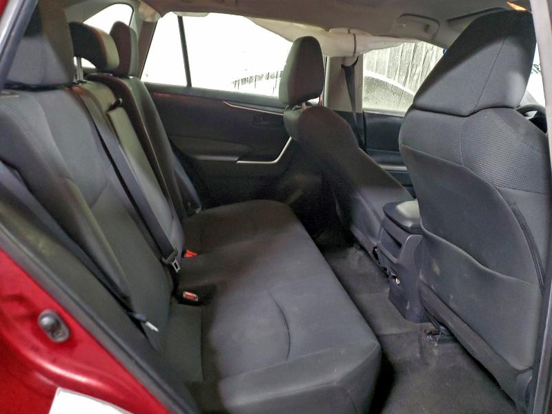 Фото 10 - TOYOTA RAV4