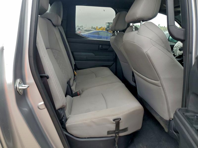 Фото 10 - TOYOTA TACOMA