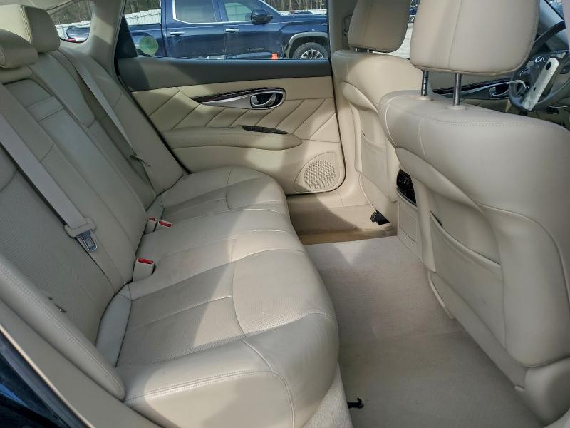 Фото 10 - INFINITI Q70