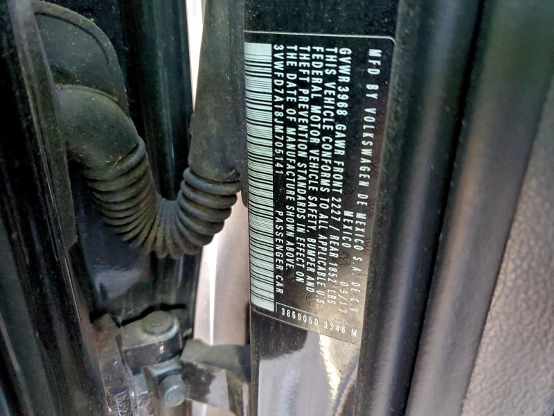 VOLKSWAGEN BEETLE 2018 VIN 3VWFD7AT8JM705141