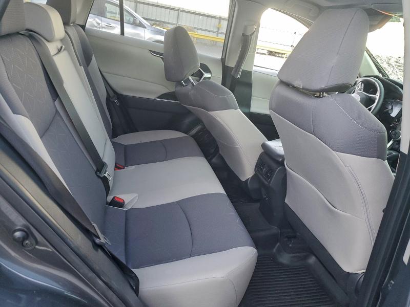 Фото 11 - TOYOTA RAV4