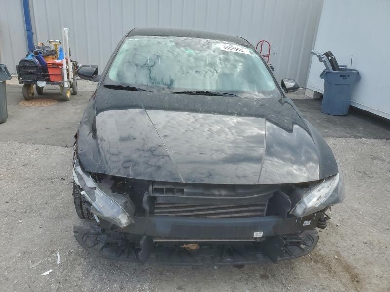 Фото 5 - HYUNDAI ELANTRA