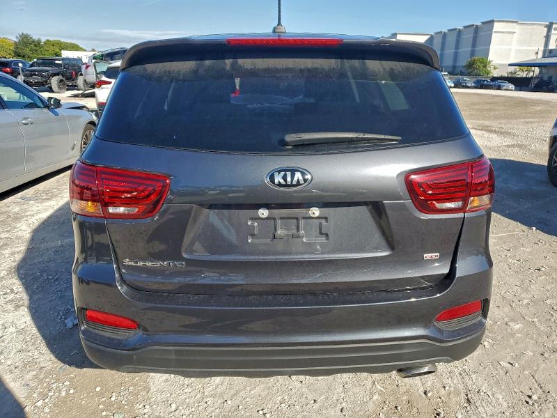 Фото 6 - KIA SORENTO