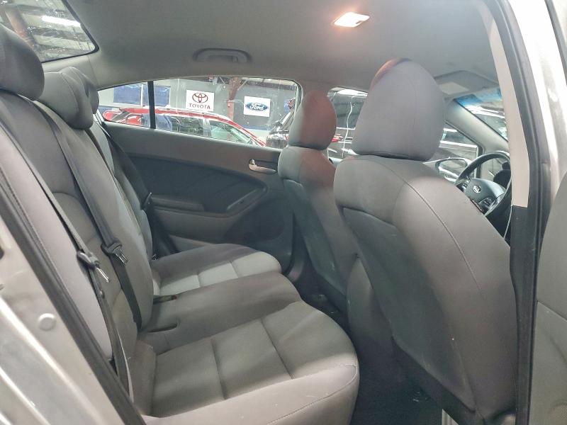 Фото 10 - KIA FORTE