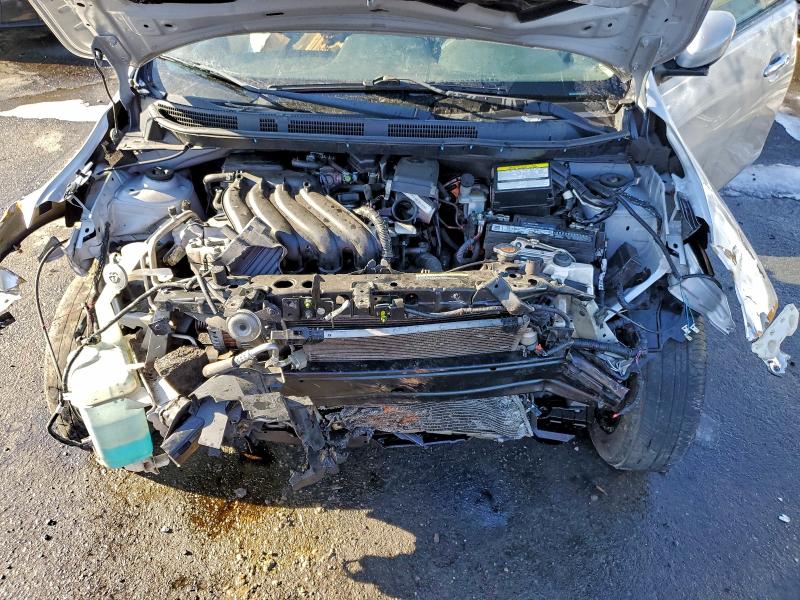 Фото 11 - NISSAN VERSA