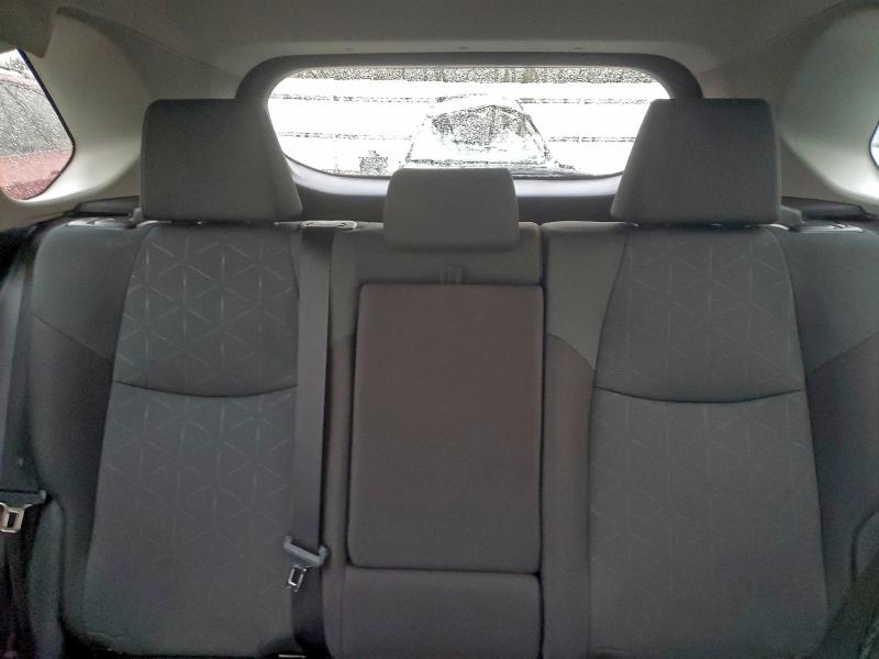 Фото 10 - TOYOTA RAV4