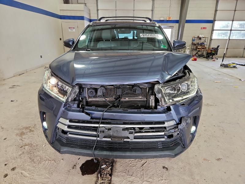 Фото 5 - TOYOTA HIGHLANDER