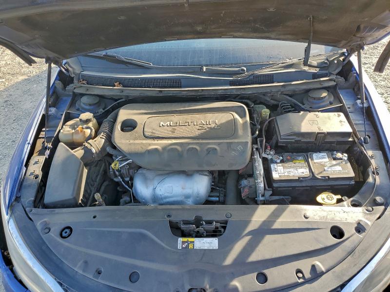 Фото 11 - CHRYSLER 200