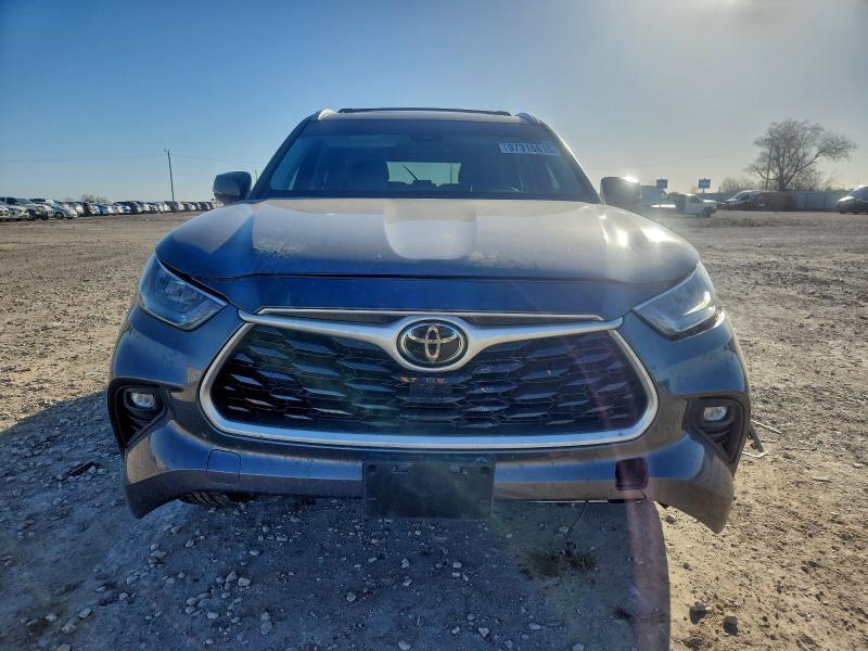 Фото 5 - TOYOTA HIGHLANDER