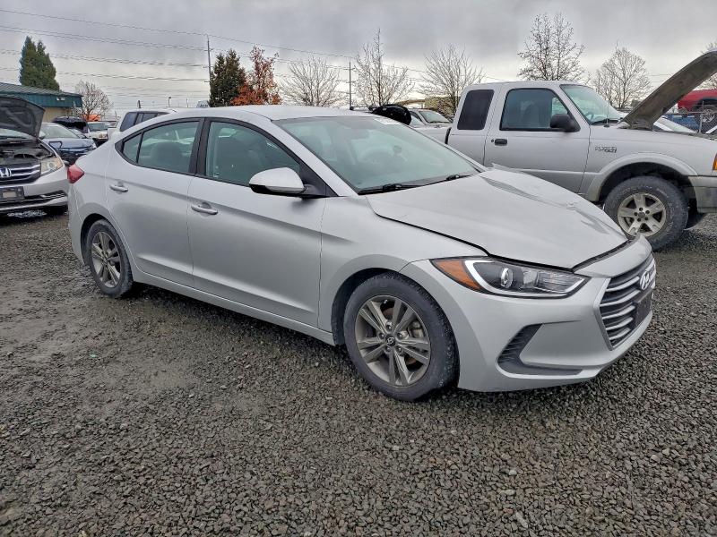 Фото 4 - HYUNDAI ELANTRA