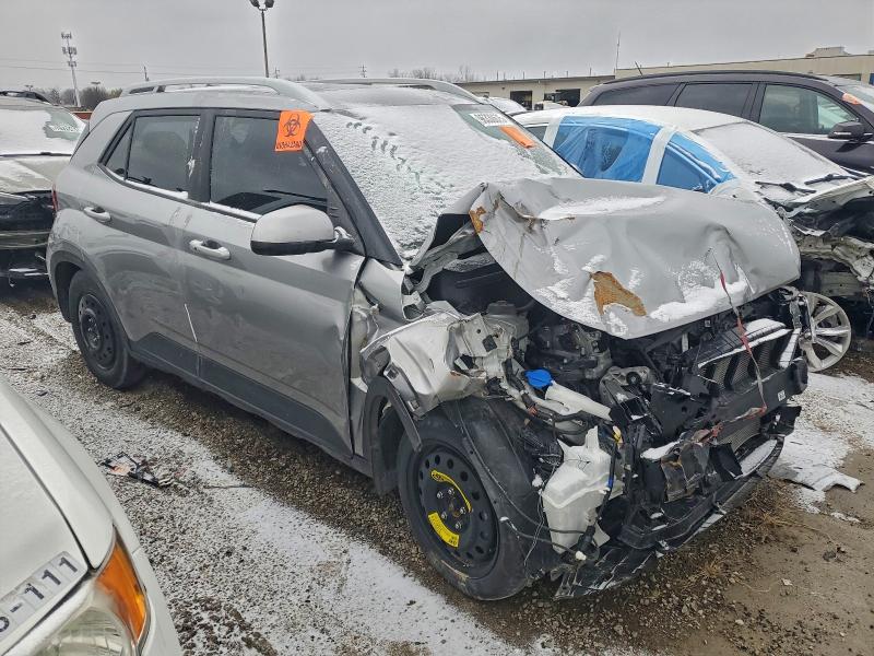 Фото 4 - HYUNDAI VENUE