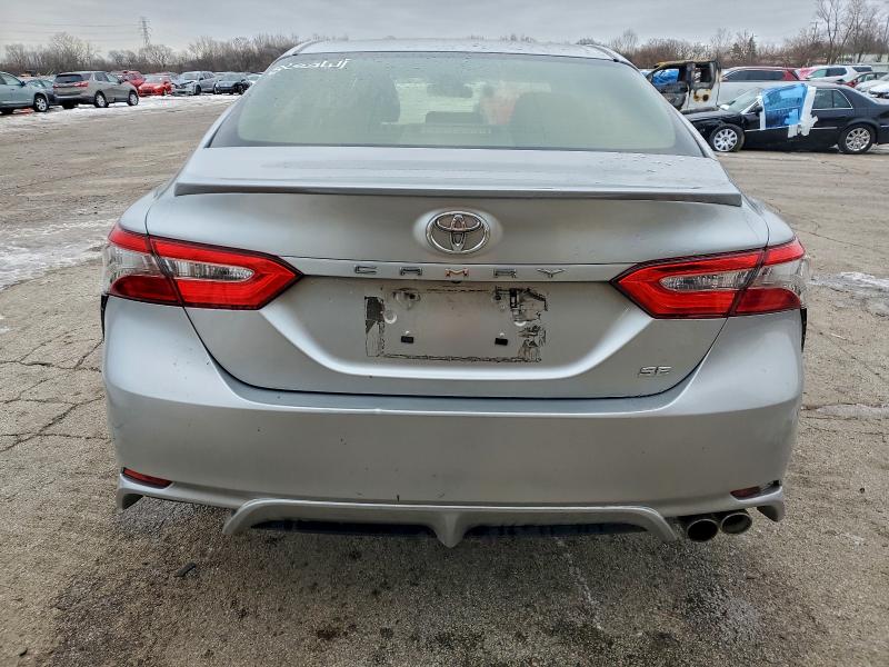 Фото 6 - TOYOTA CAMRY