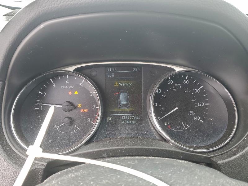 Фото 9 - NISSAN ROGUE