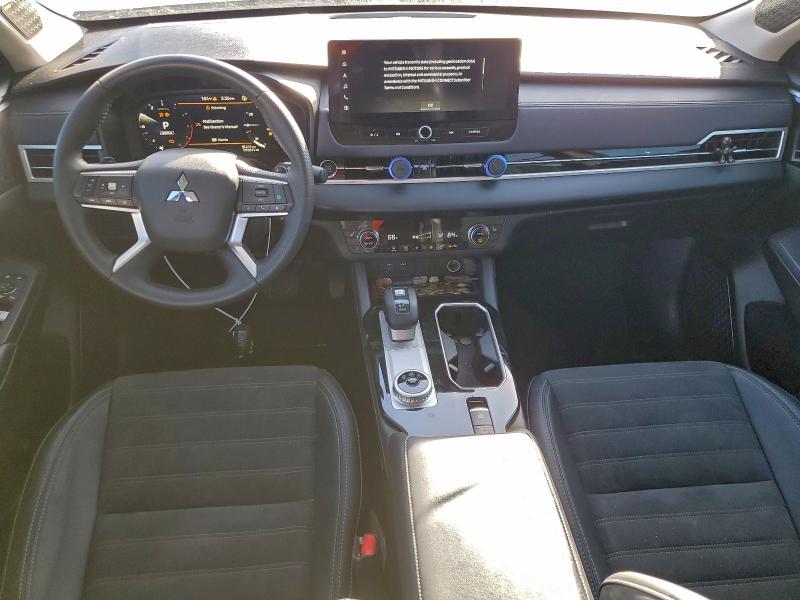 Фото 8 - MITSUBISHI OUTLANDER