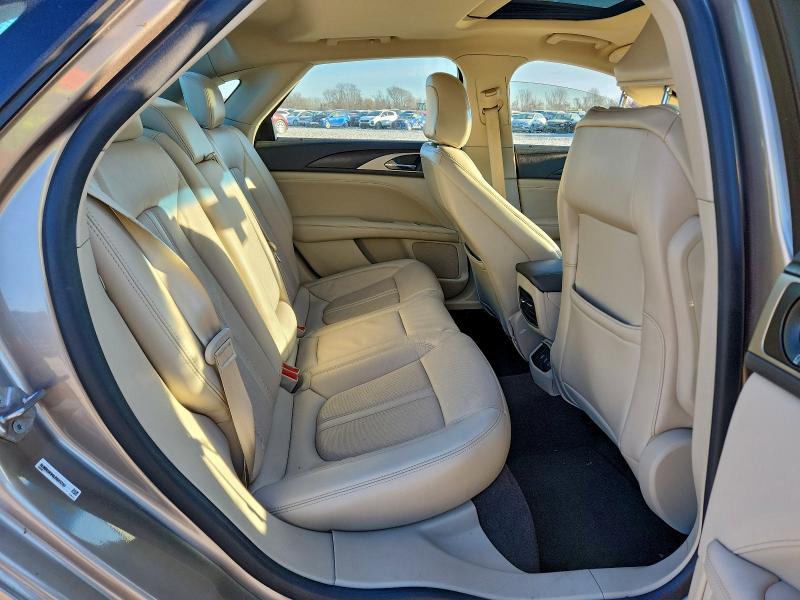 Фото 10 - LINCOLN MKZ