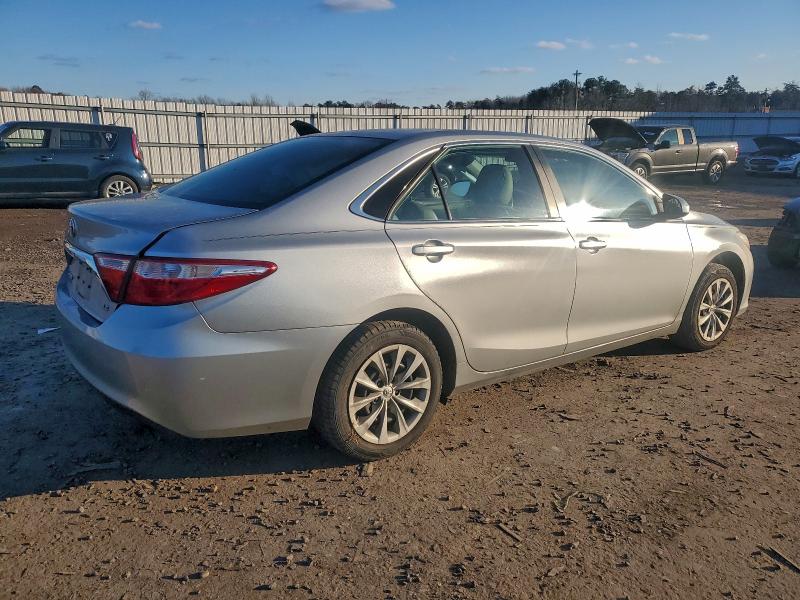 Фото 3 - TOYOTA CAMRY