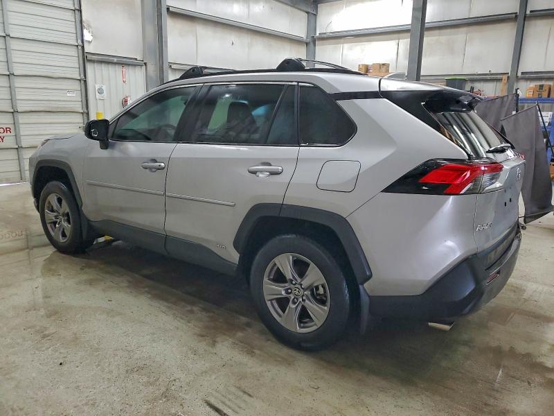 Фото 2 - TOYOTA RAV4