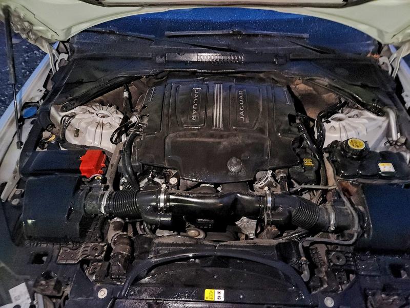 Фото 11 - JAGUAR XE