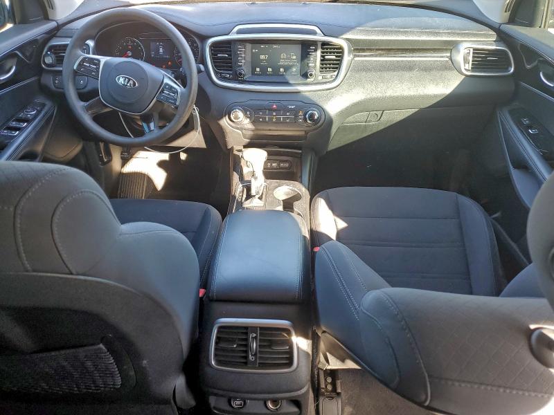 Фото 8 - KIA SORENTO