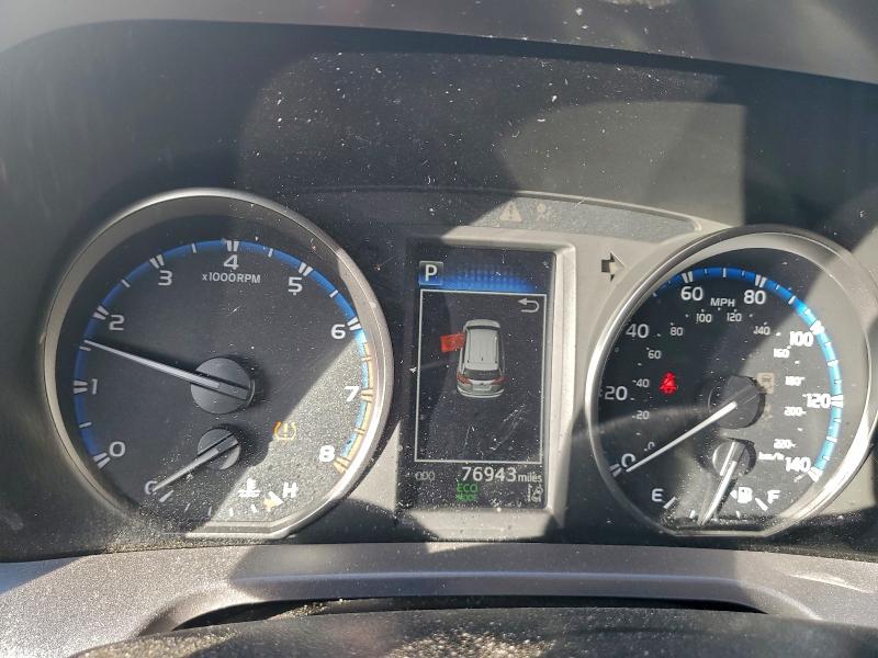 Фото 9 - TOYOTA RAV4