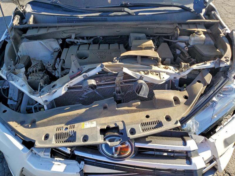 Фото 12 - TOYOTA HIGHLANDER