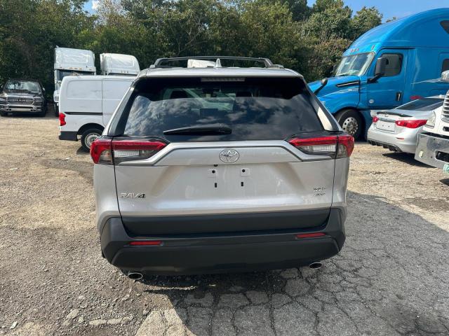 Фото 14 - TOYOTA RAV4