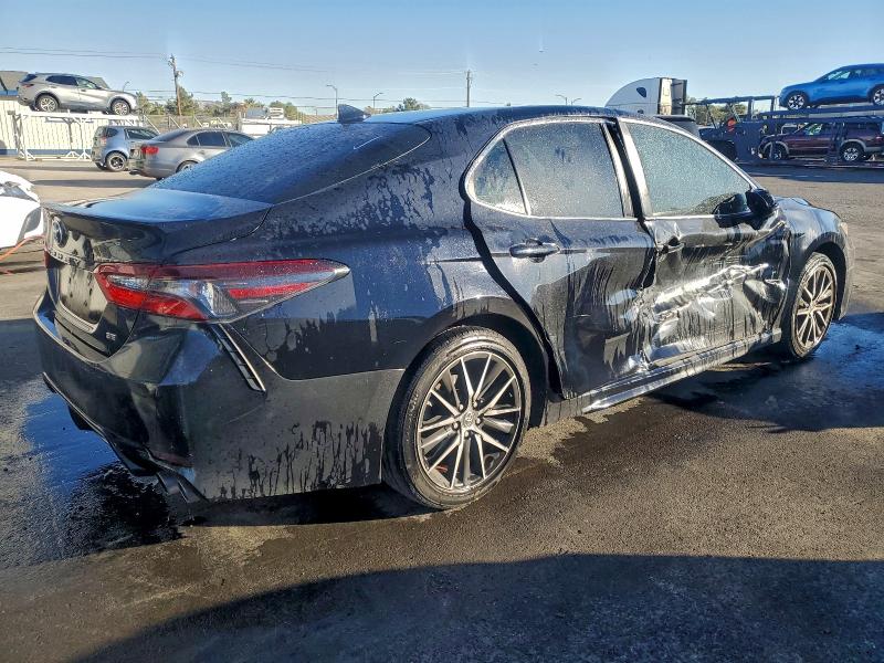 Фото 3 - TOYOTA CAMRY